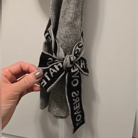H&M Divided Gray Cropped Rib Knit Hoodie With Jacquard-Knit Ties - Picture 4 of 9